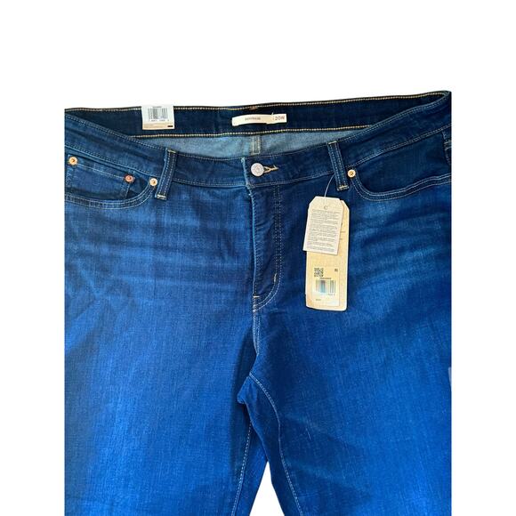 Levi's Women's Boyfriend Jeans, Plus Size 20W, Relaxed Fit Mid-Rise - Picture 5 of 9